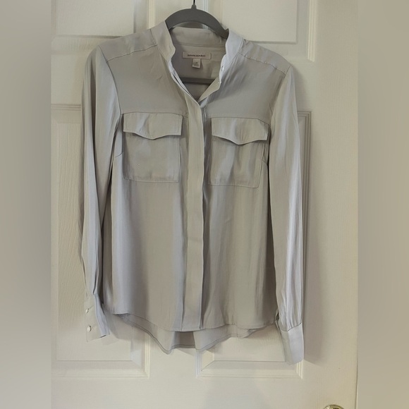 Banana Republic Tops - Banana Republic light gray button up blouse. Flap pockets. EUC! Size XS